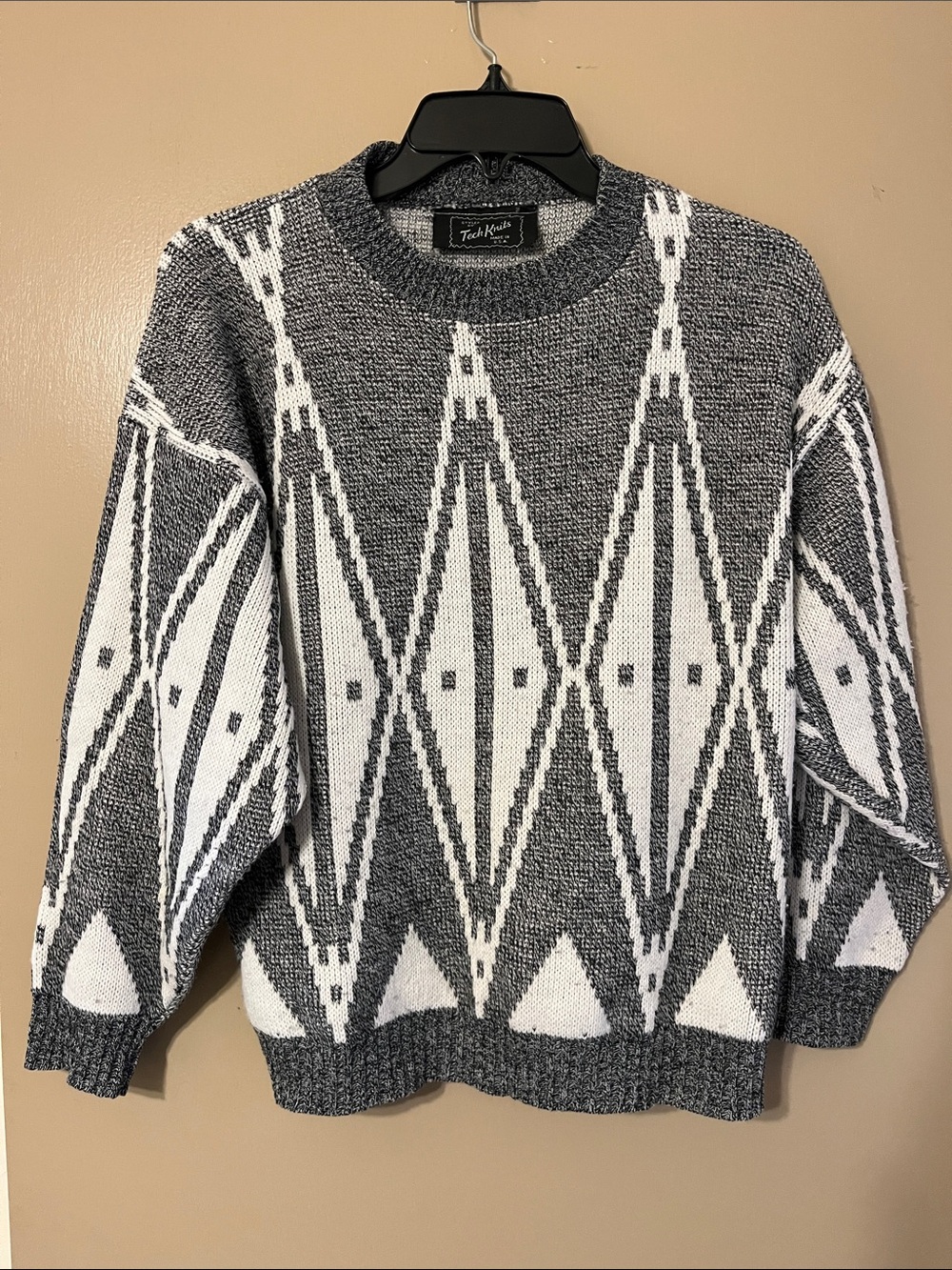Gray & White Geometric Crewneck Sweater